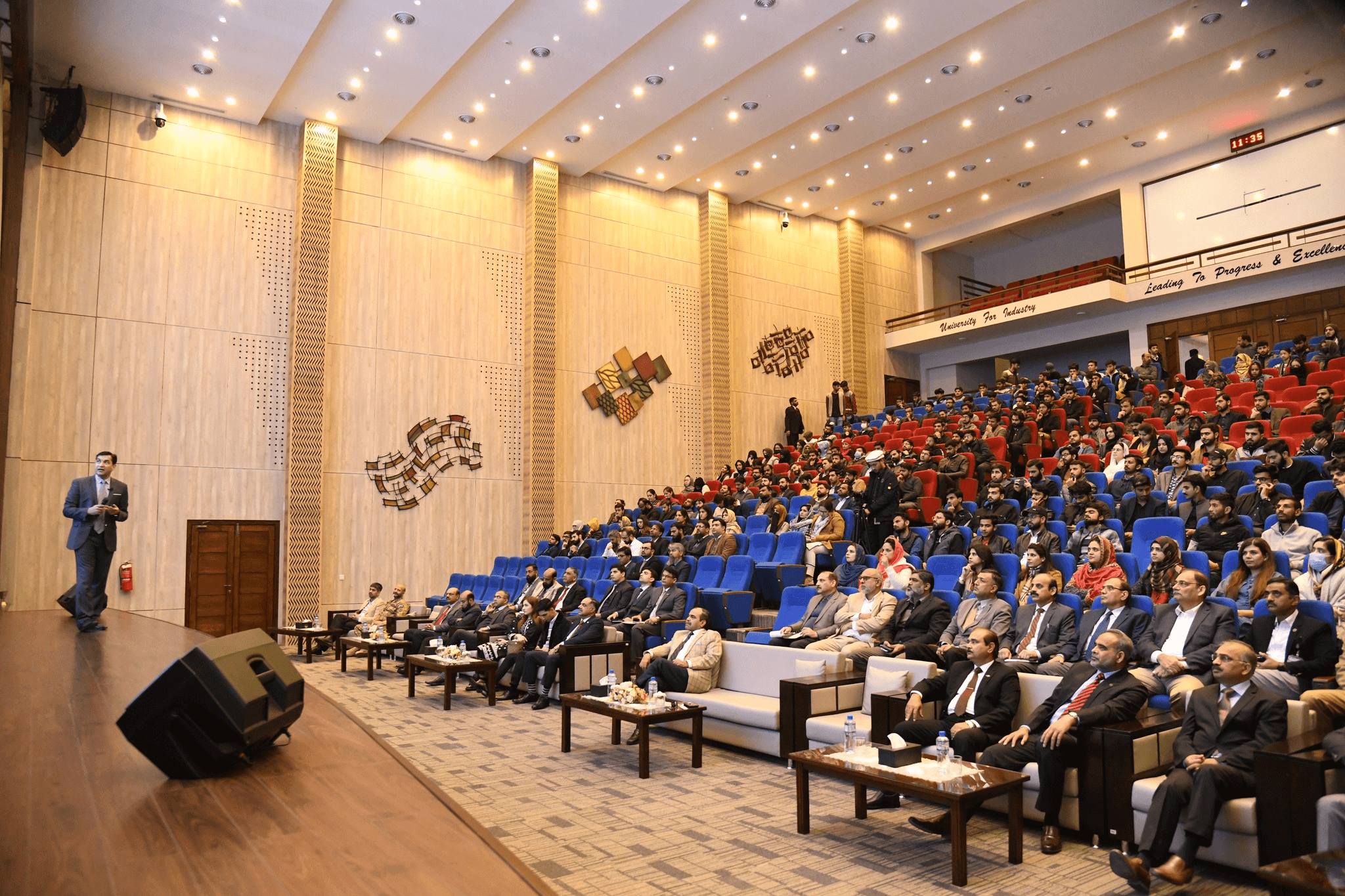 Dr Attiq ur Rehman 3